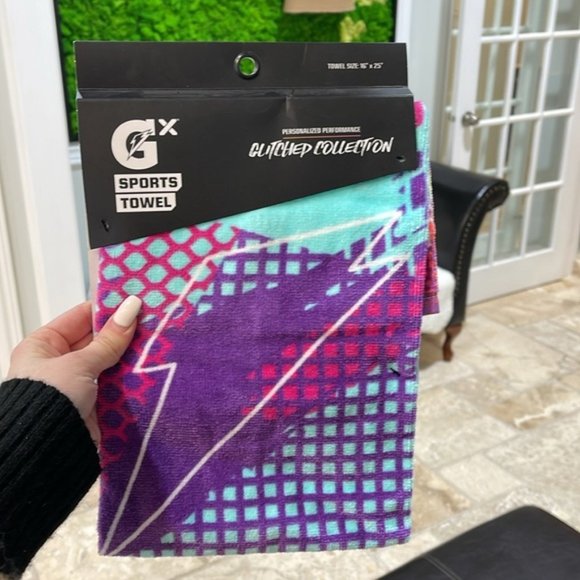 Gatorade Glitched Towel - Picture 5 of 12